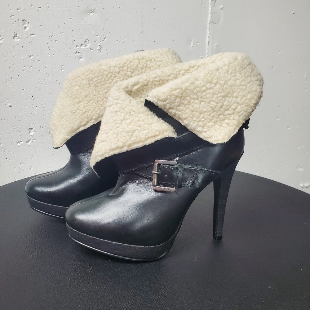 Andrea Women's Black Faux Leather Heeled Boots with Cream Faux Fur Lining Size 6